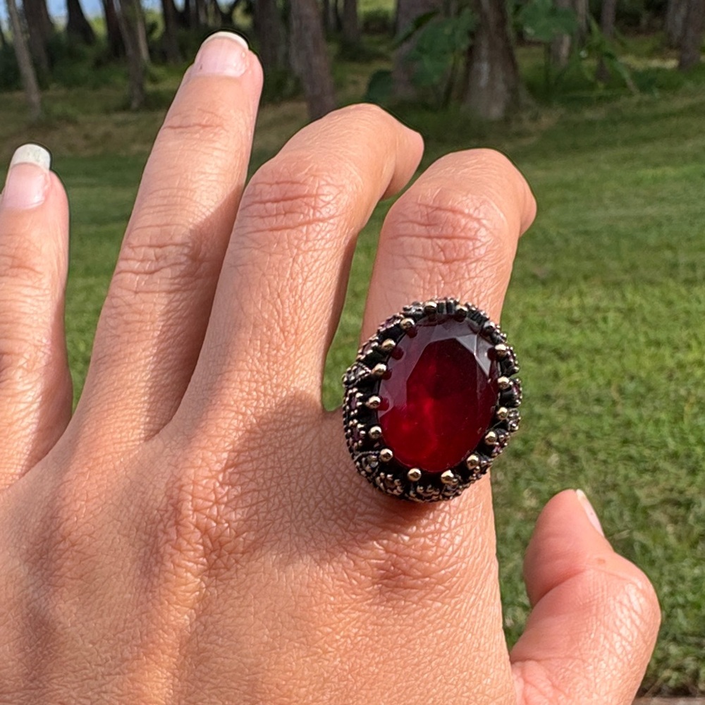 Vintage Deep Red Gemstone Ring - image 5